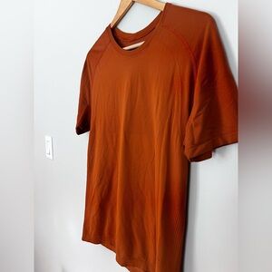 Lululemon men’s Metal Vent Tech Short Sleeve size medium